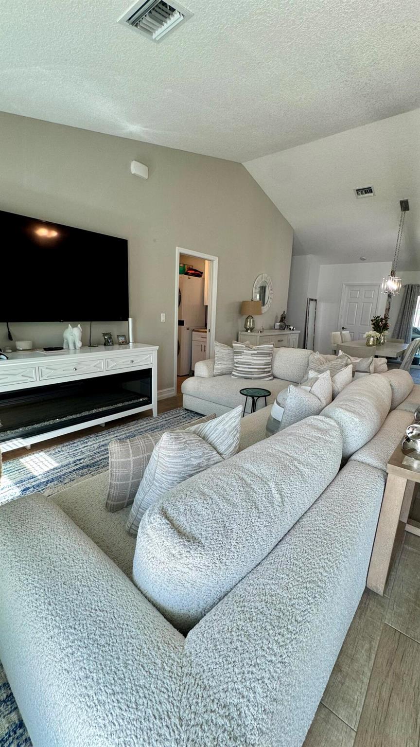 PORT ST LUCIE SECTION 7 - Residential