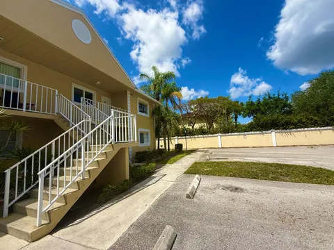 208 Palm Beach Trace Drive, Royal Palm Beach, FL MLS: R11081134
