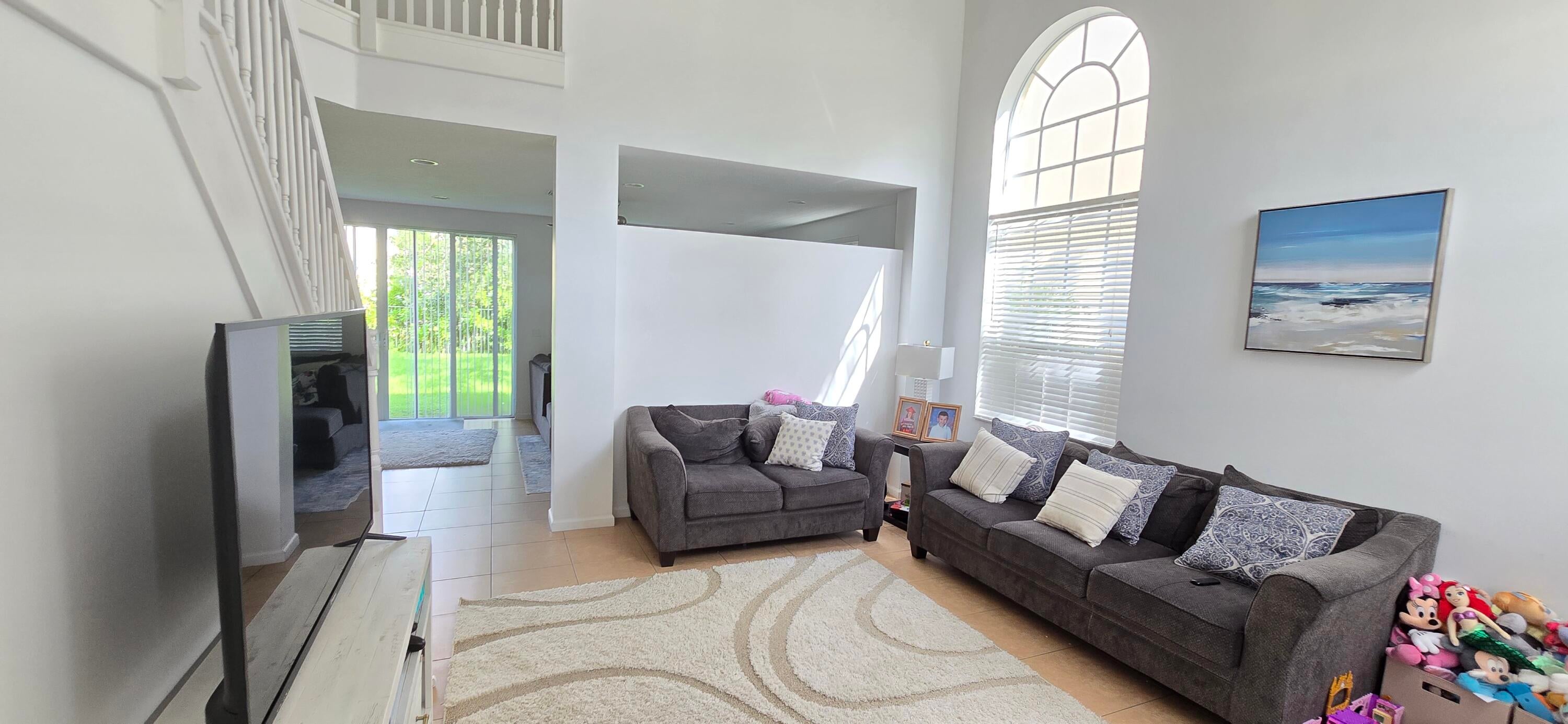 9138 Dupont Place