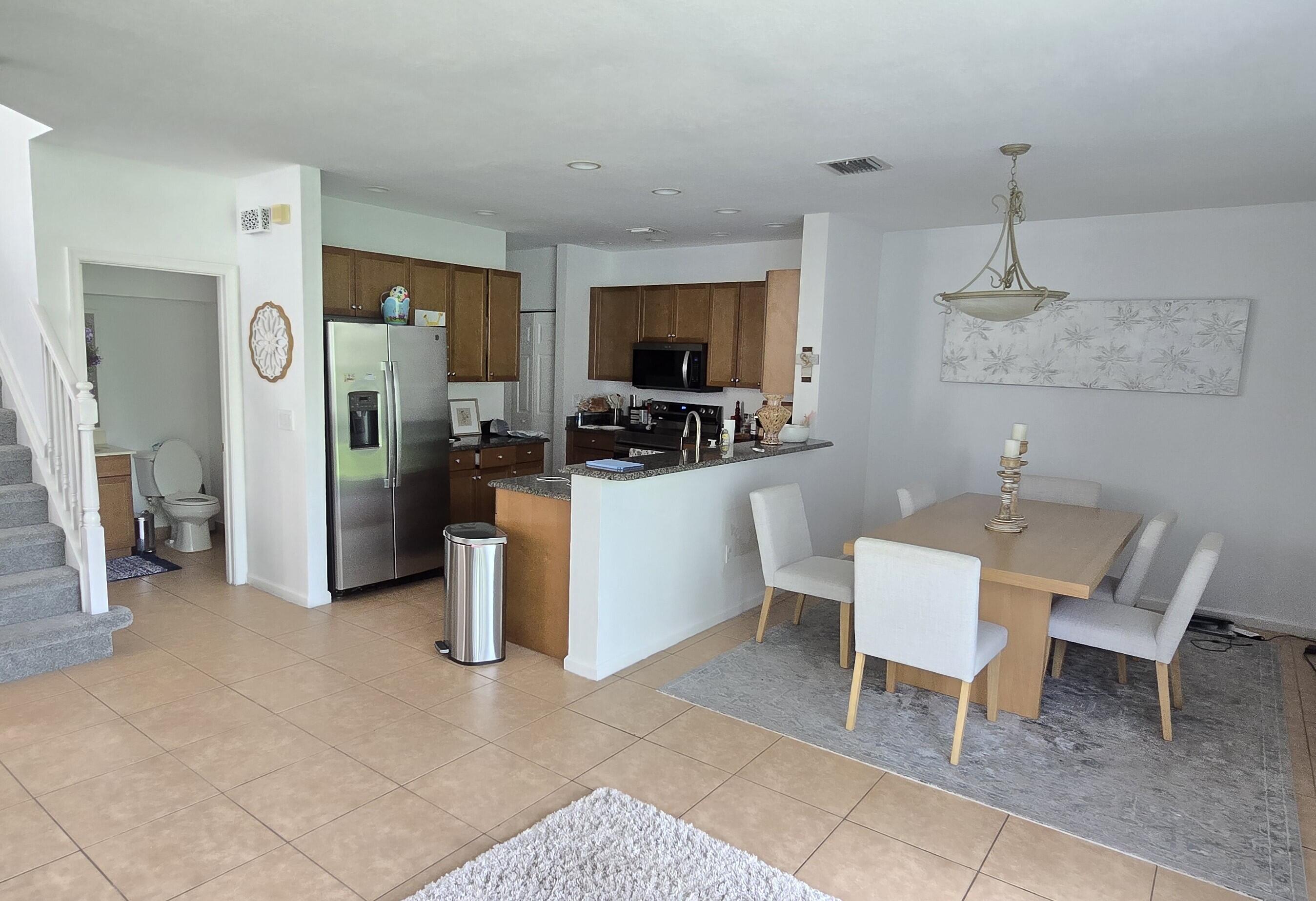 9138 Dupont Place
