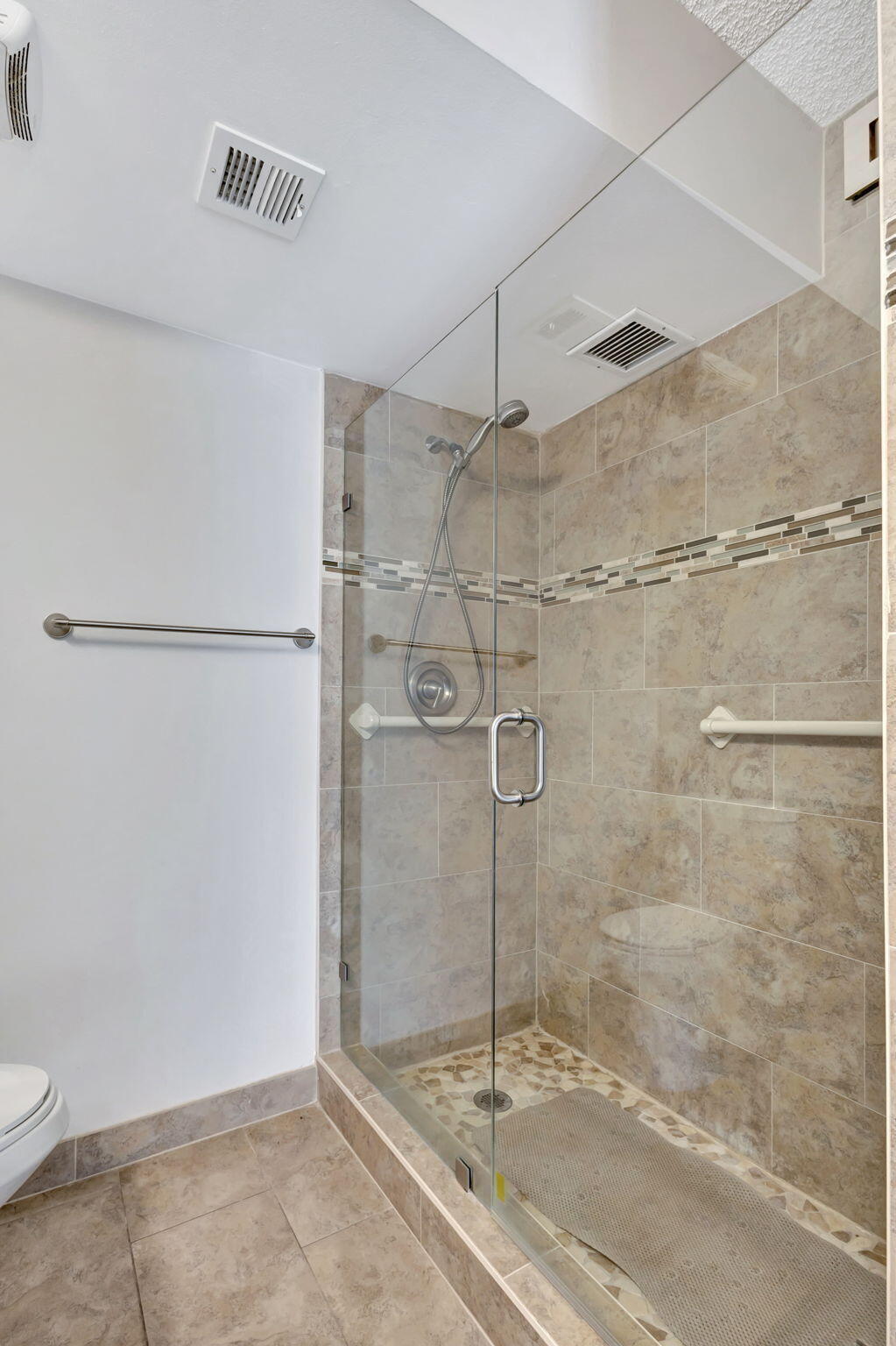 WHITEHALL VILLAGE - Residential Lease