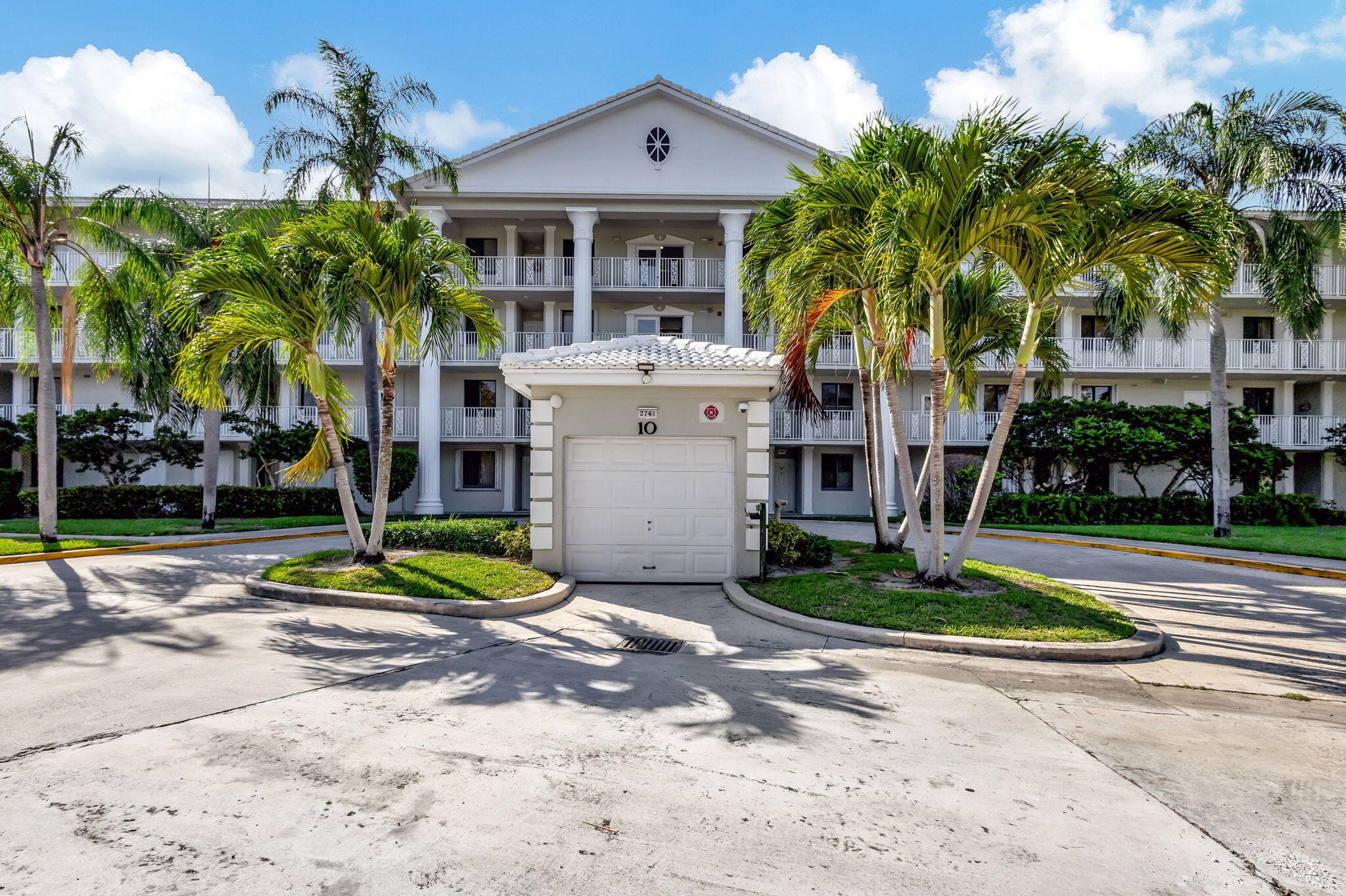 WHITEHALL VILLAGE - Residential Lease