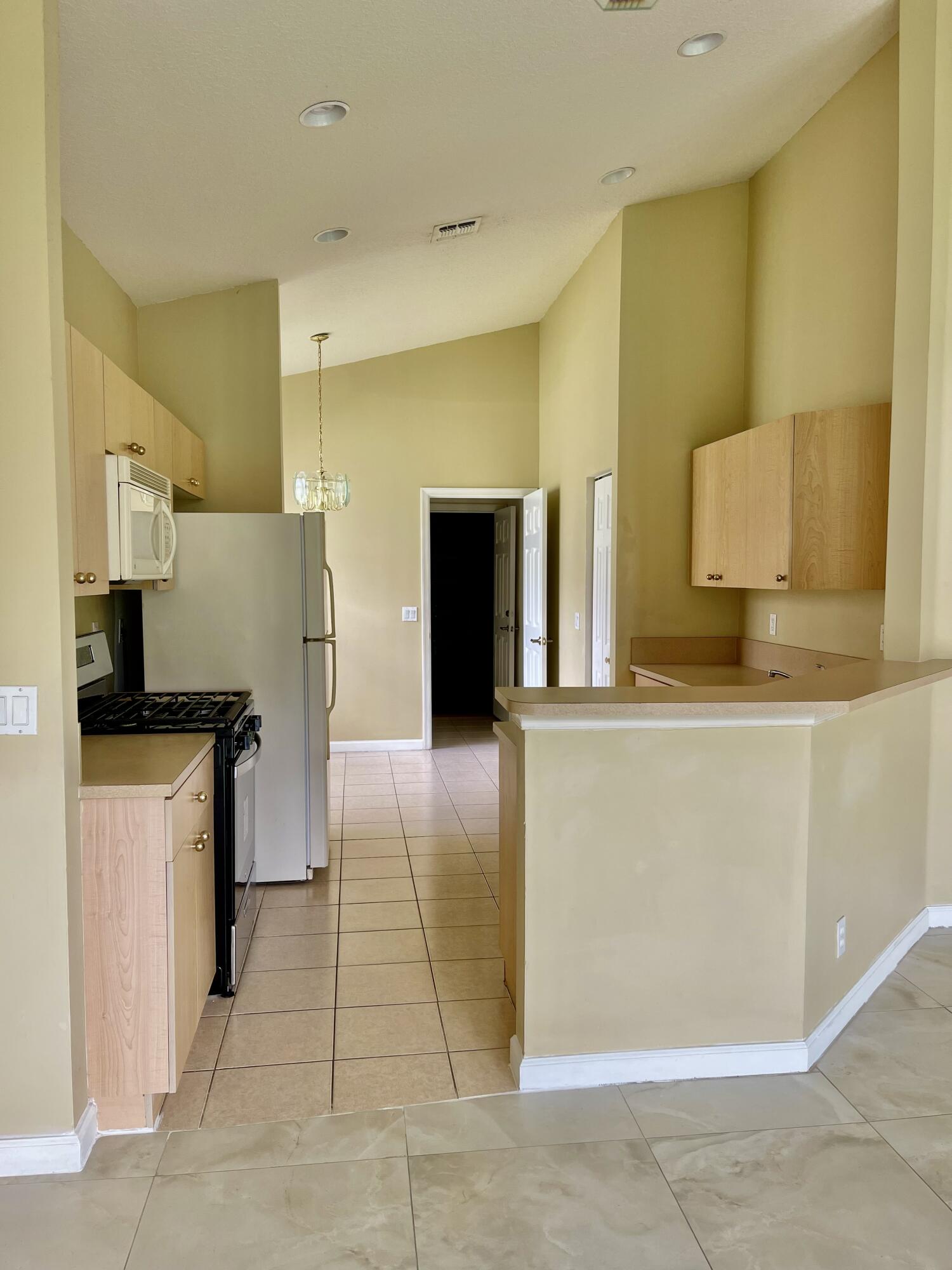 Magnolia Lakes At St Lucie West Ph - Residential Lease