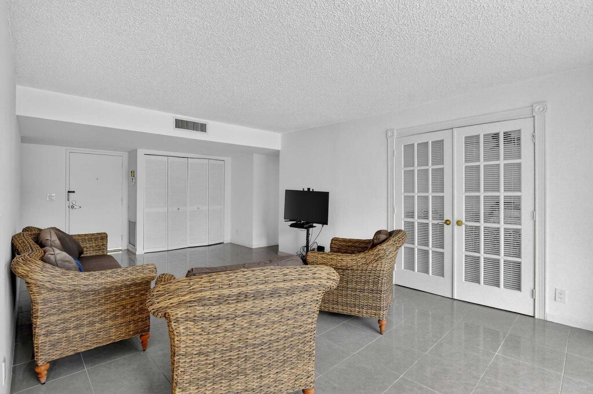 PORTA BELLA EAST AND PORT - Residential