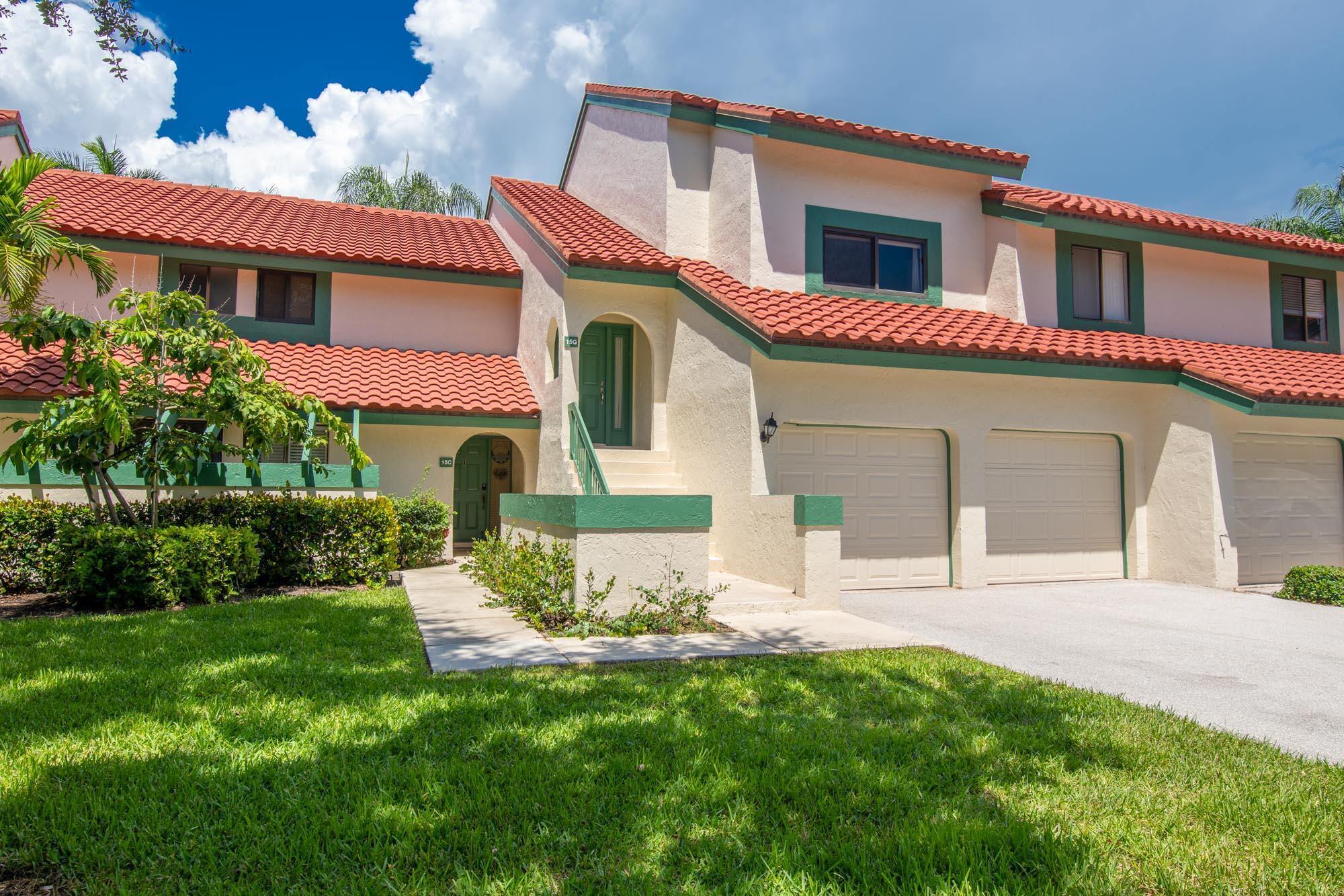 15 Lexington Lane E G