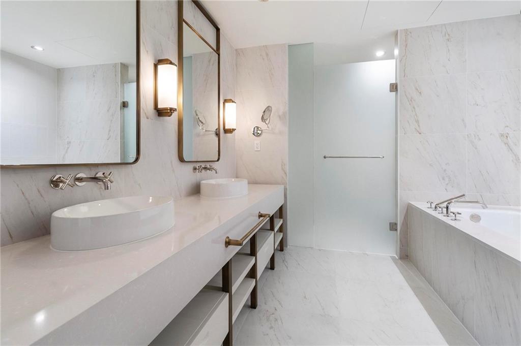 Four Seasons Residences - Residential