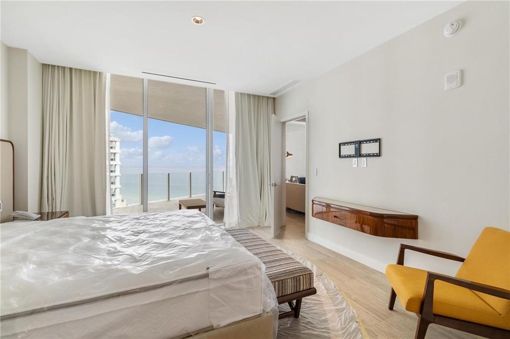 Four Seasons Residences - Residential