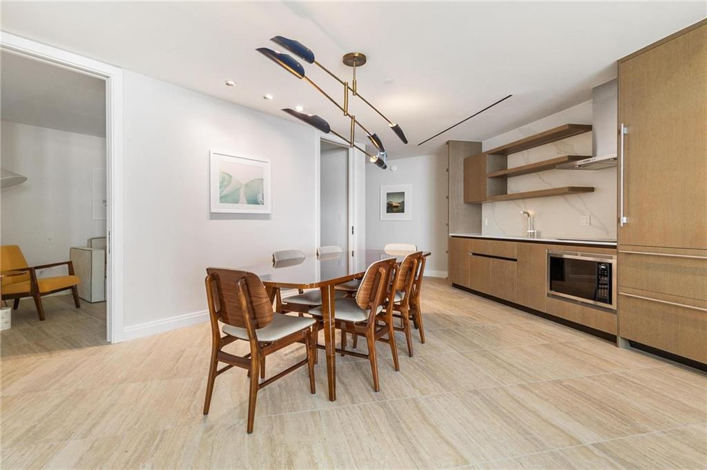 Four Seasons Residences - Residential