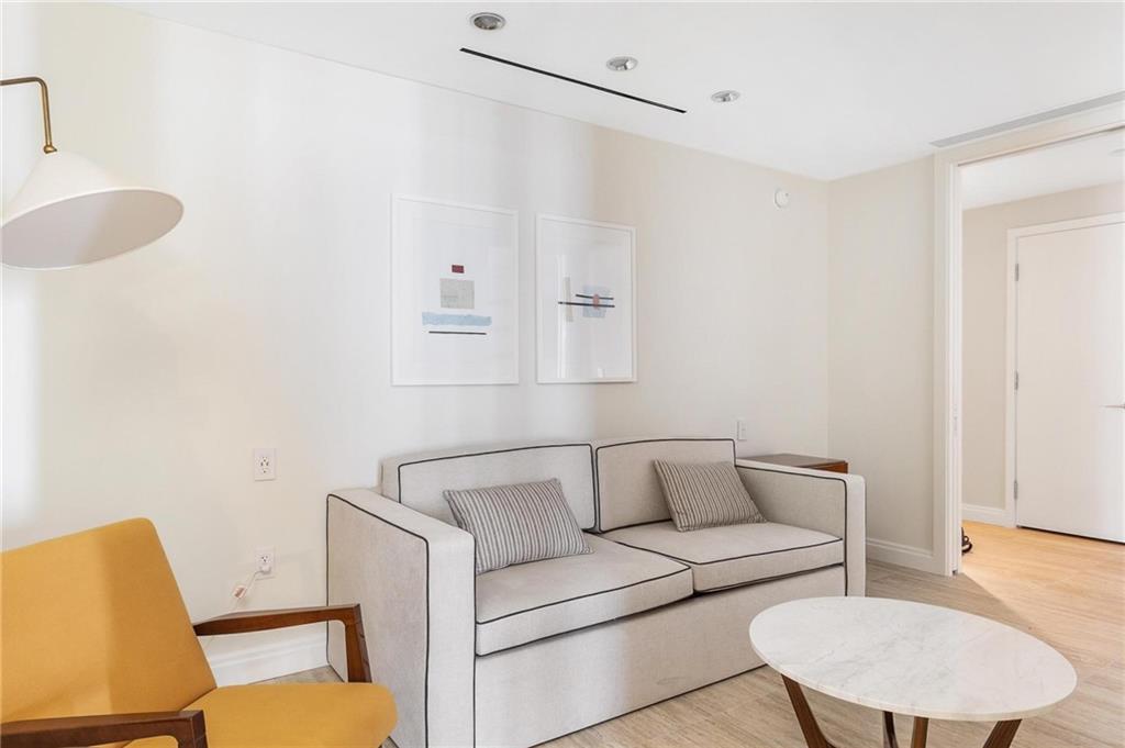 Four Seasons Residences - Residential