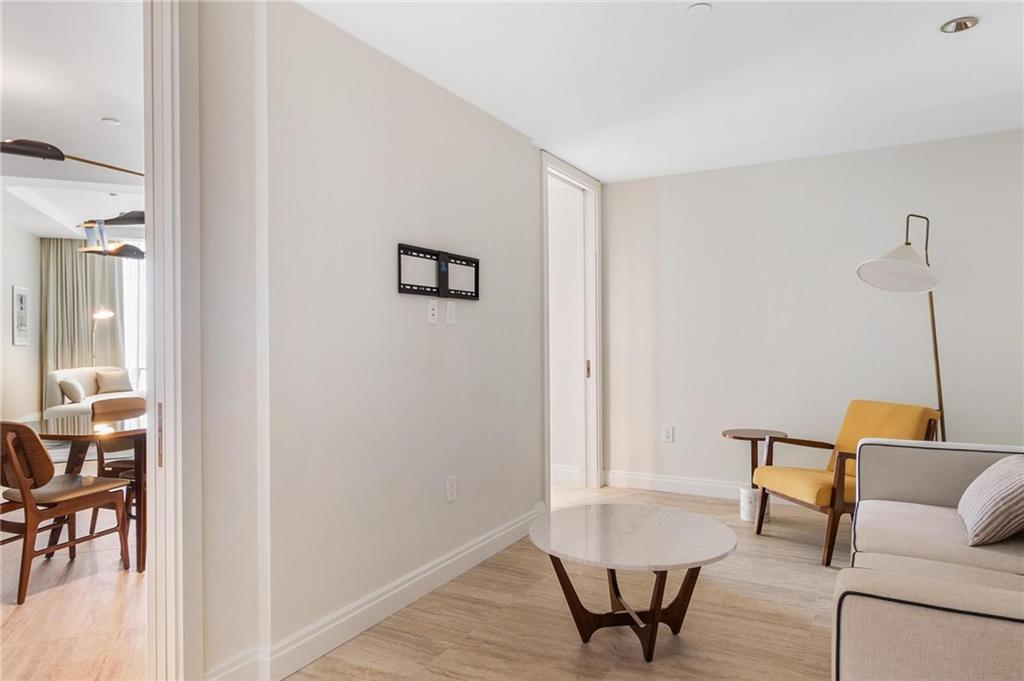 Four Seasons Residences - Residential