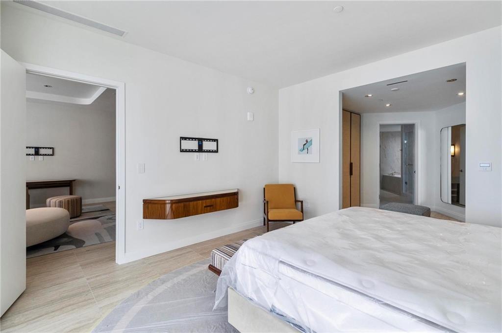 Four Seasons Residences - Residential