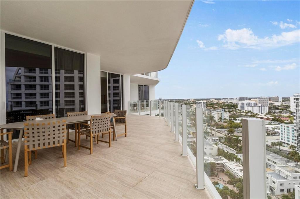 Four Seasons Residences - Residential