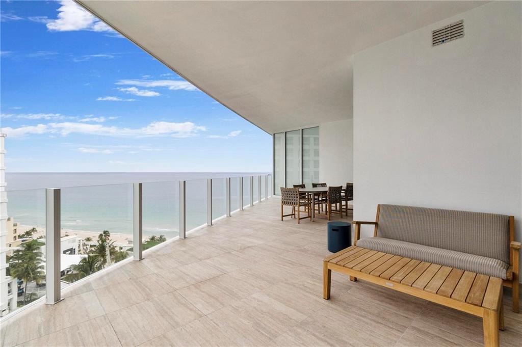 Four Seasons Residences - Residential