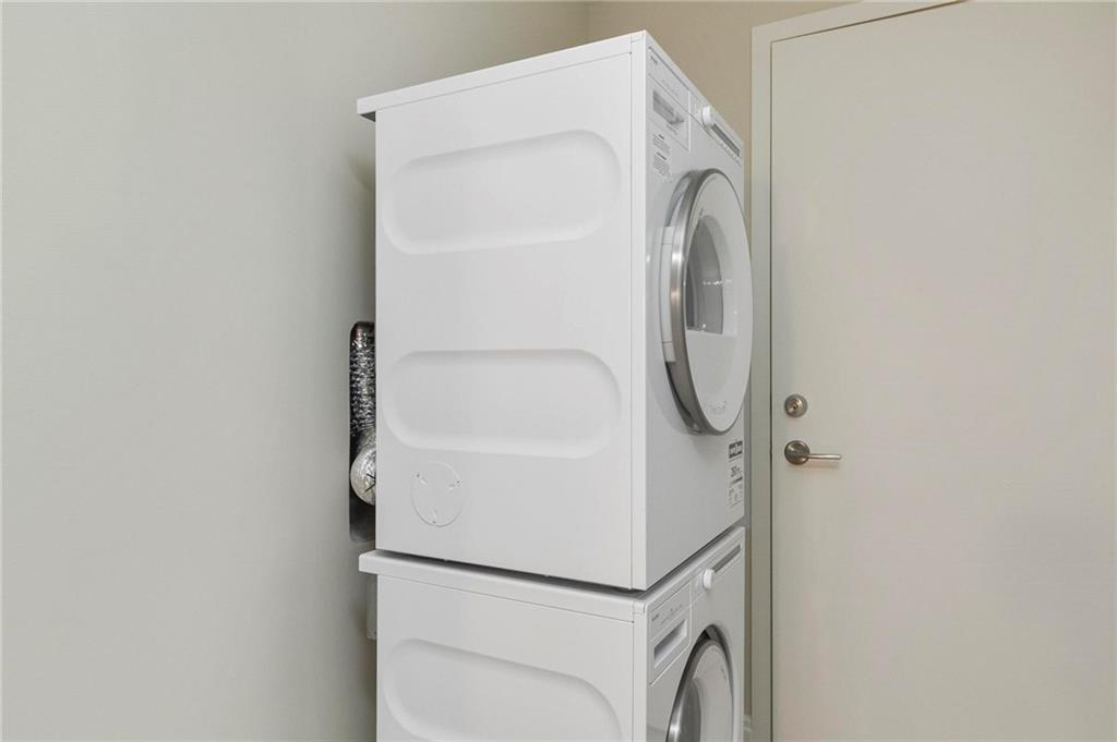 Four Seasons Residences - Residential