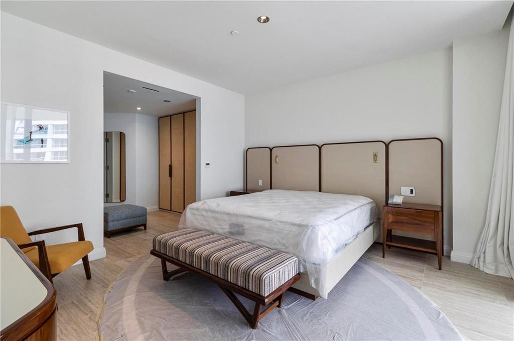 Four Seasons Residences - Residential