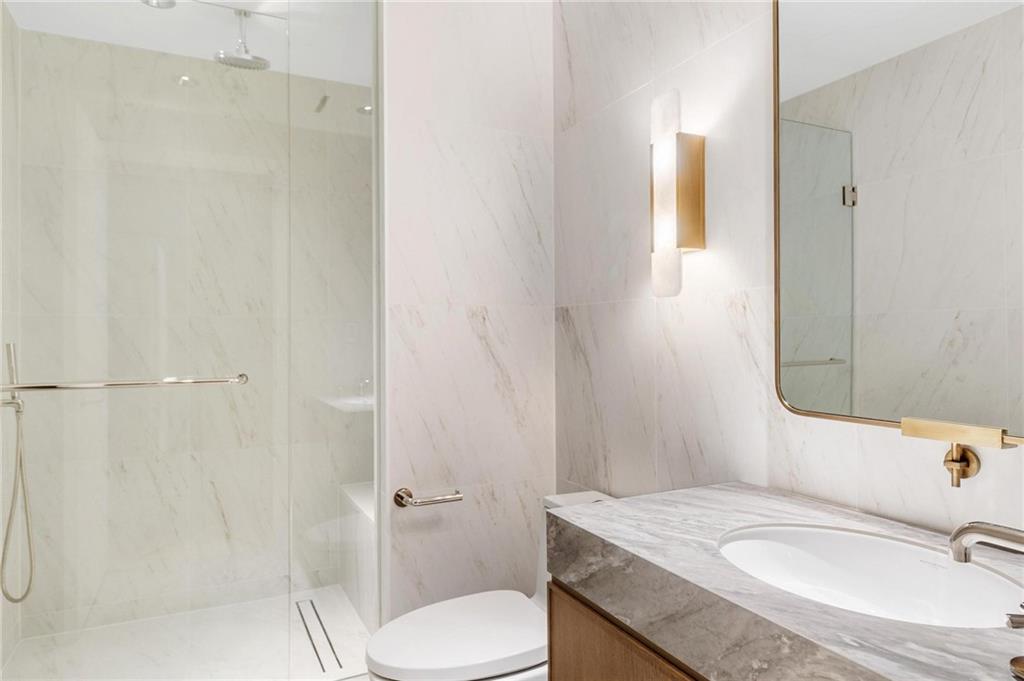 Four Seasons Residences - Residential