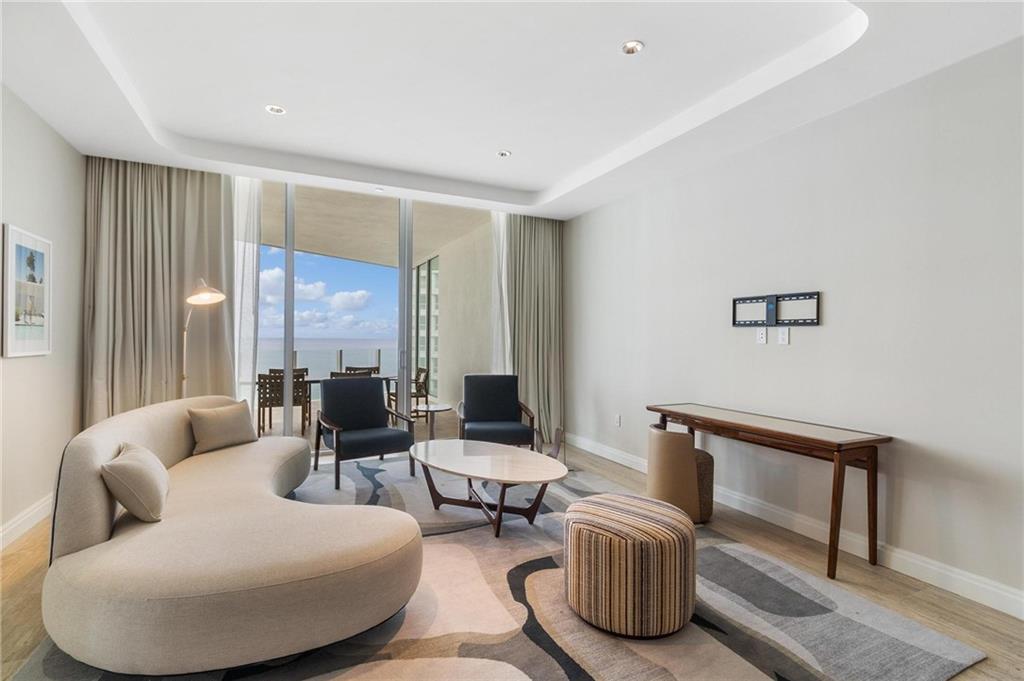 Four Seasons Residences - Residential