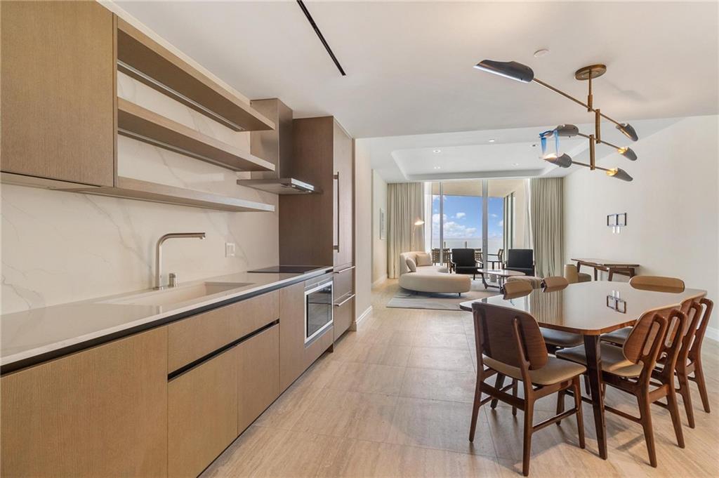 Four Seasons Residences - Residential