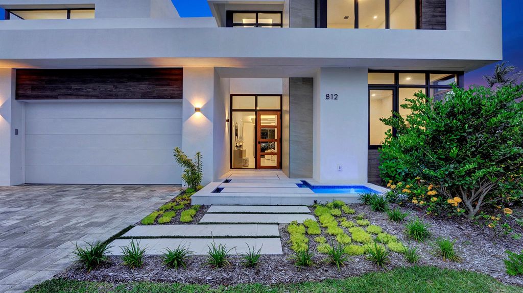 Photo of 812 Malaga Drive, Boca Raton, FL 33432 (MLS # R11106276)