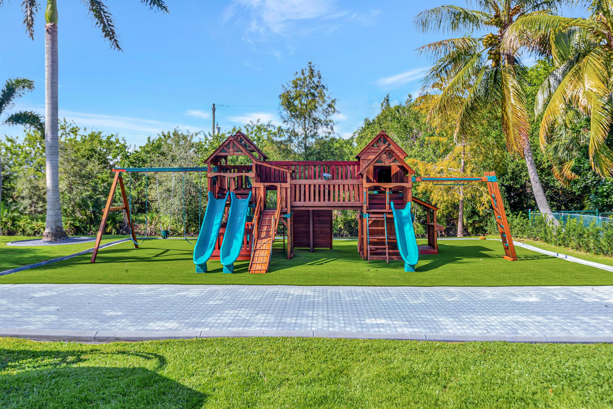 SUNSHINE GROVES - Residential
