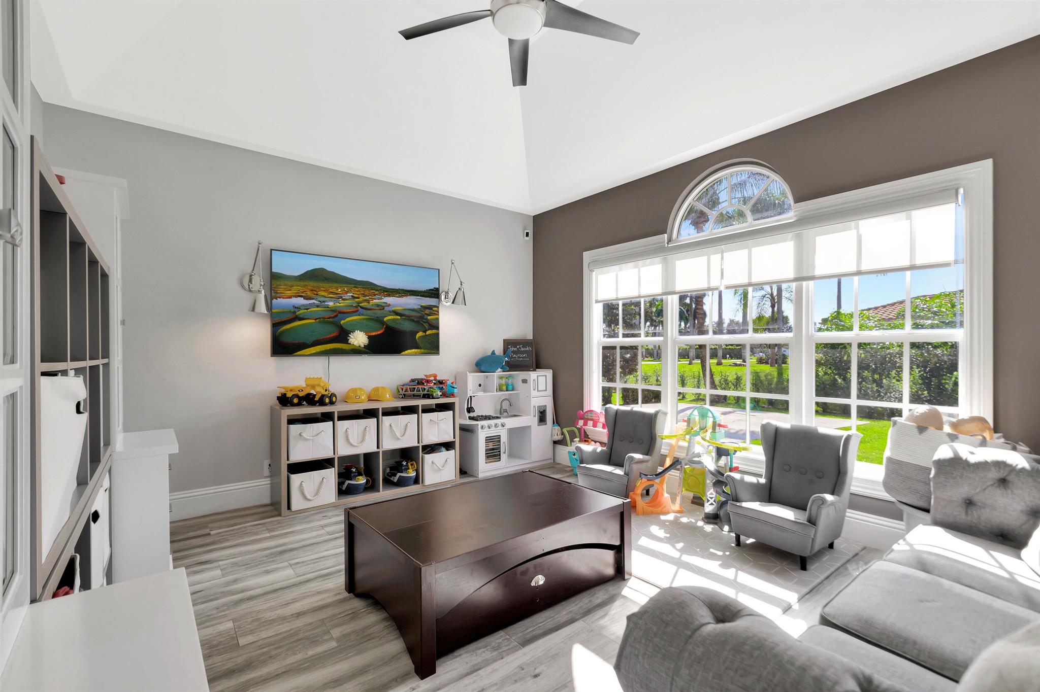 SUNSHINE GROVES - Residential
