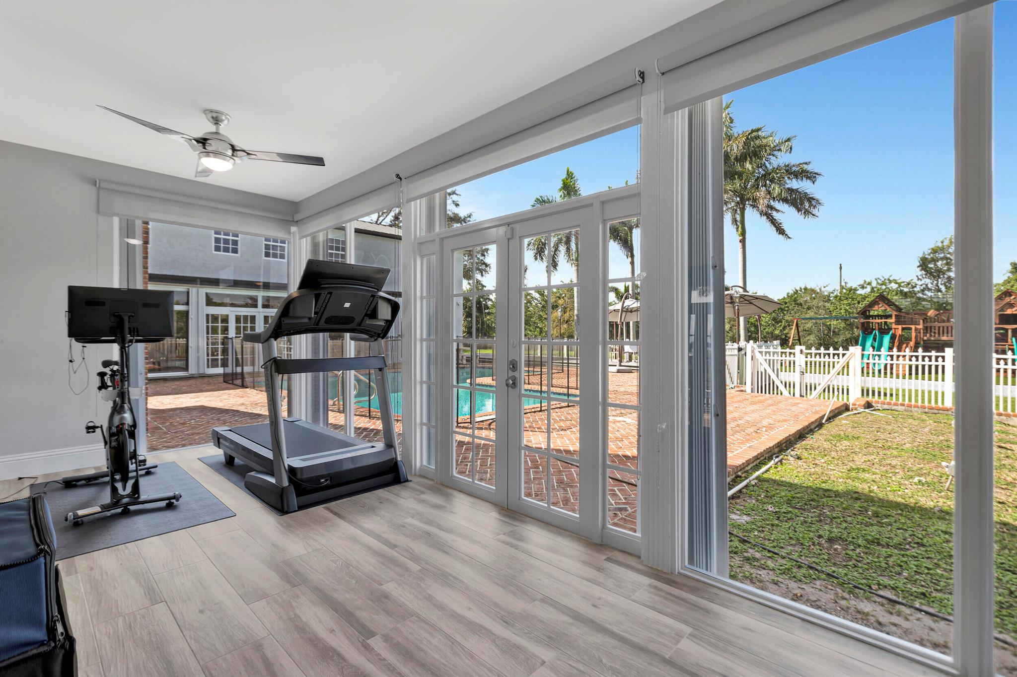 SUNSHINE GROVES - Residential