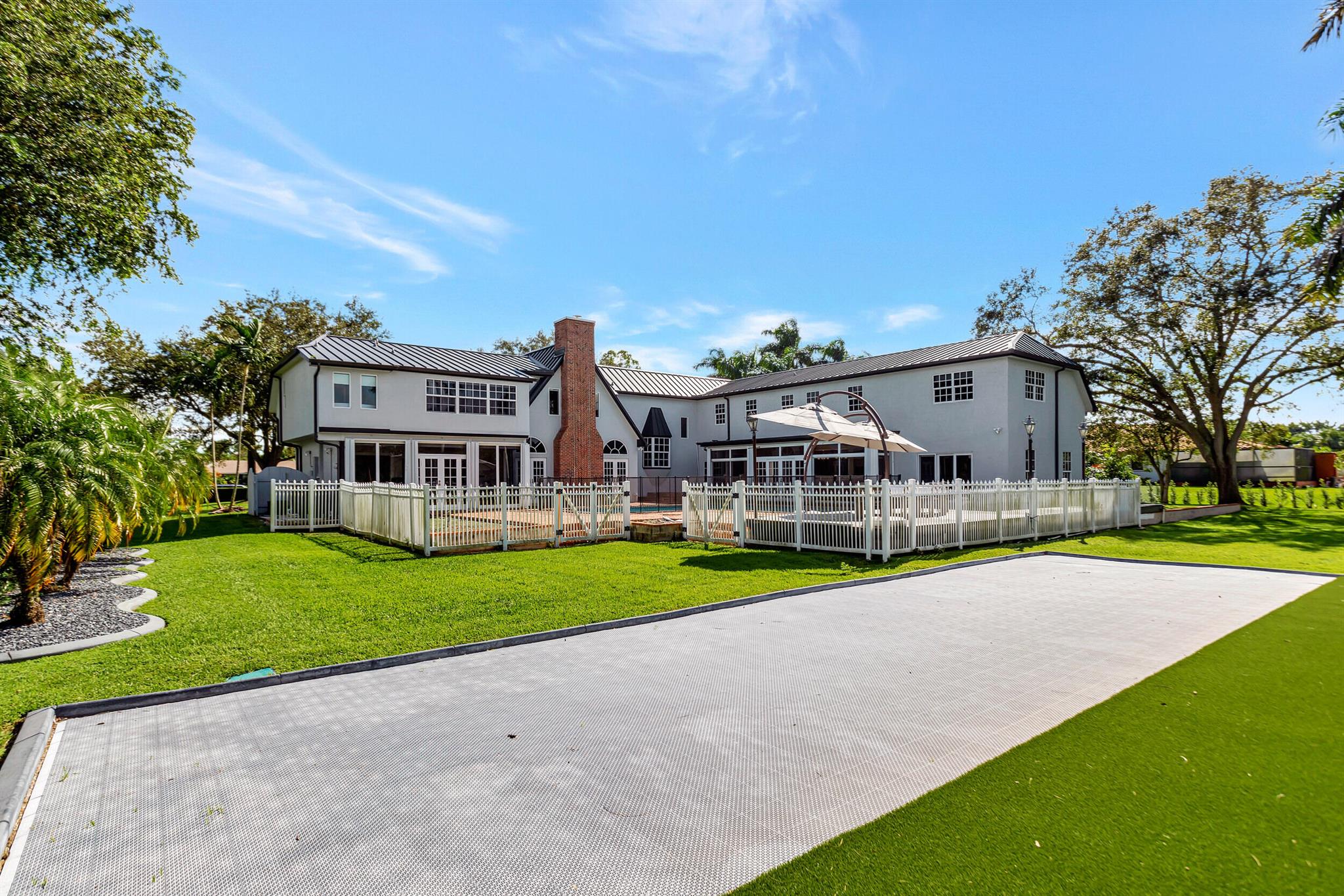 SUNSHINE GROVES - Residential