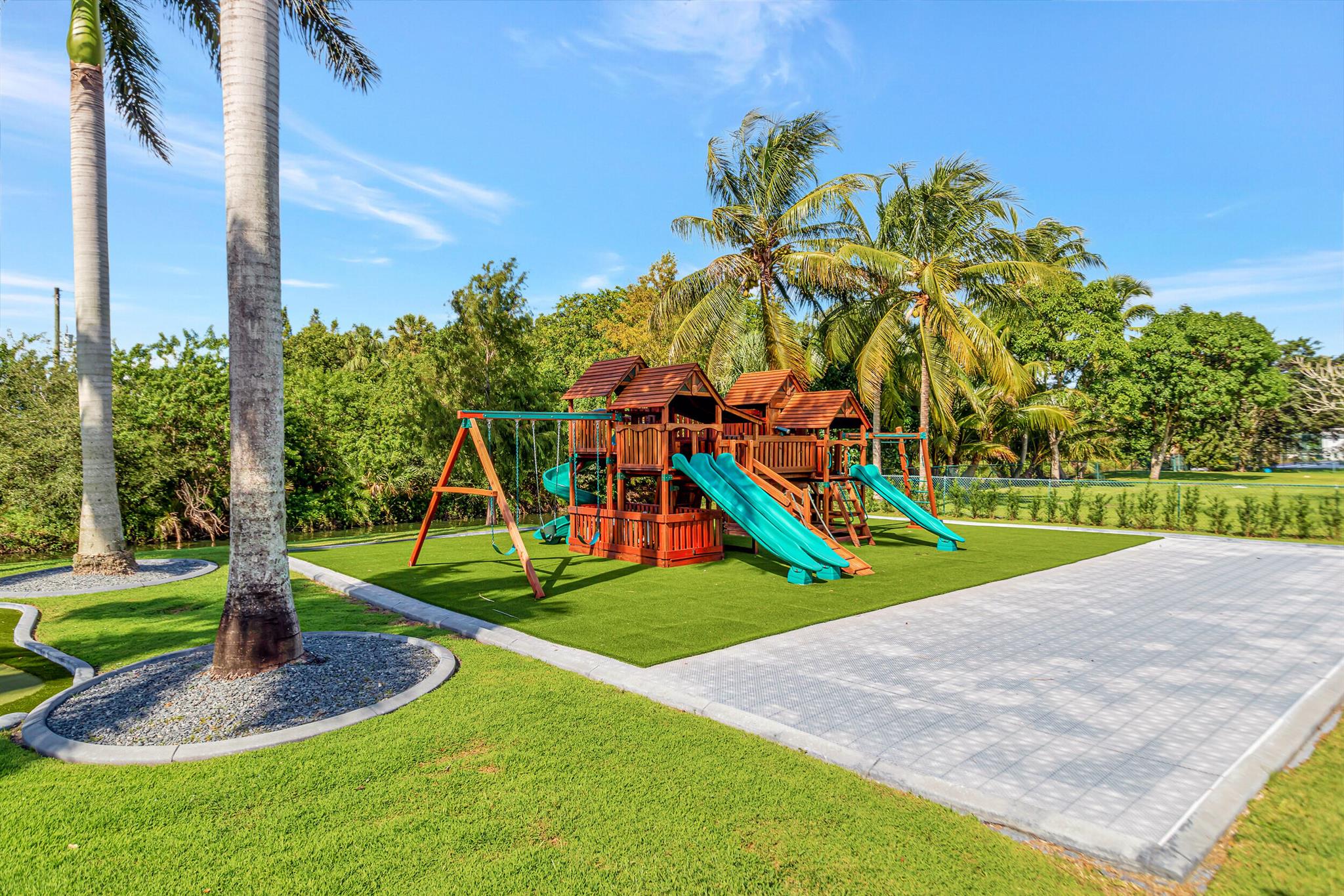 SUNSHINE GROVES - Residential