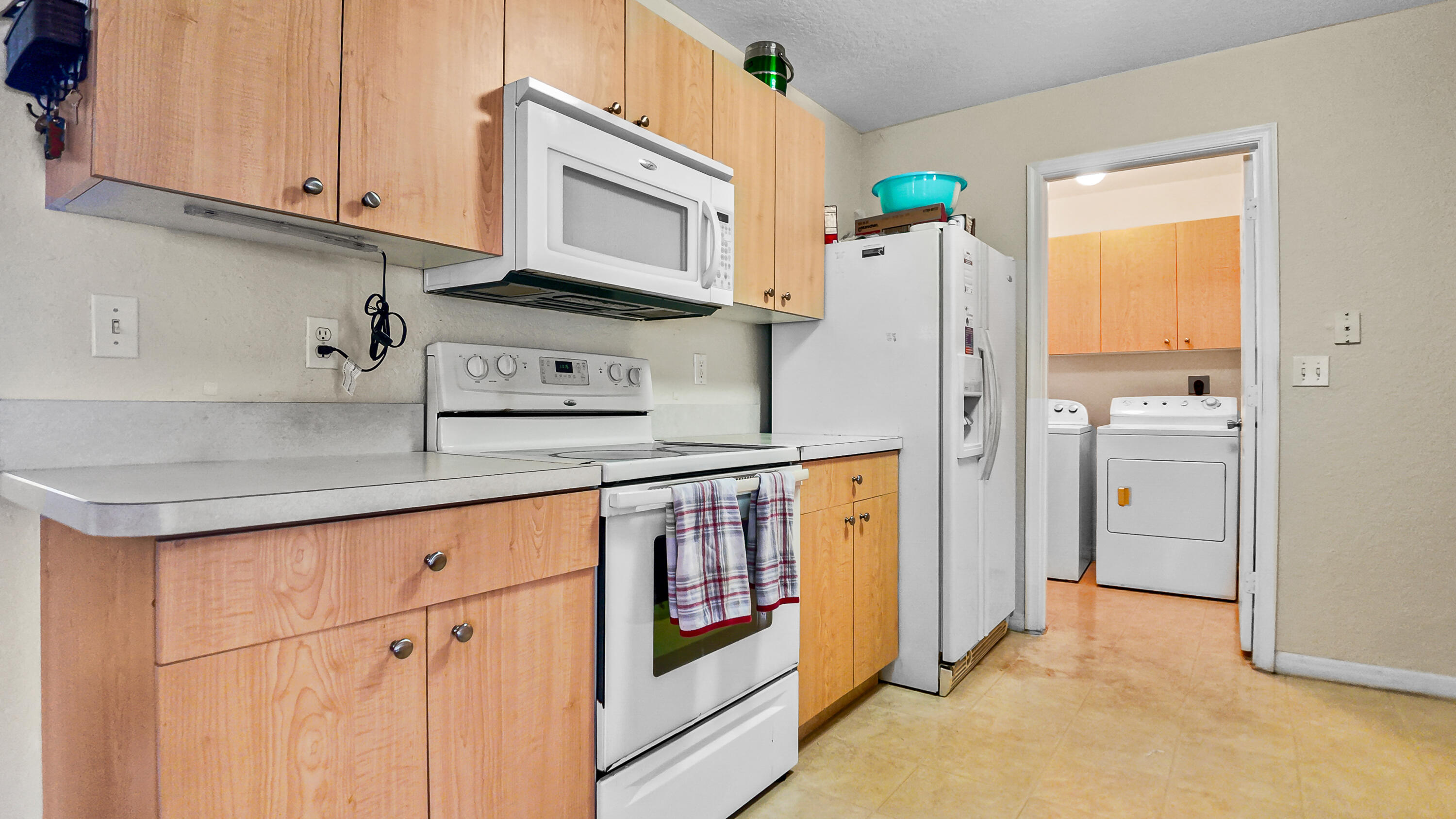 SPANISH LAKES ONE LEASEHOLD ESTATES - Residential