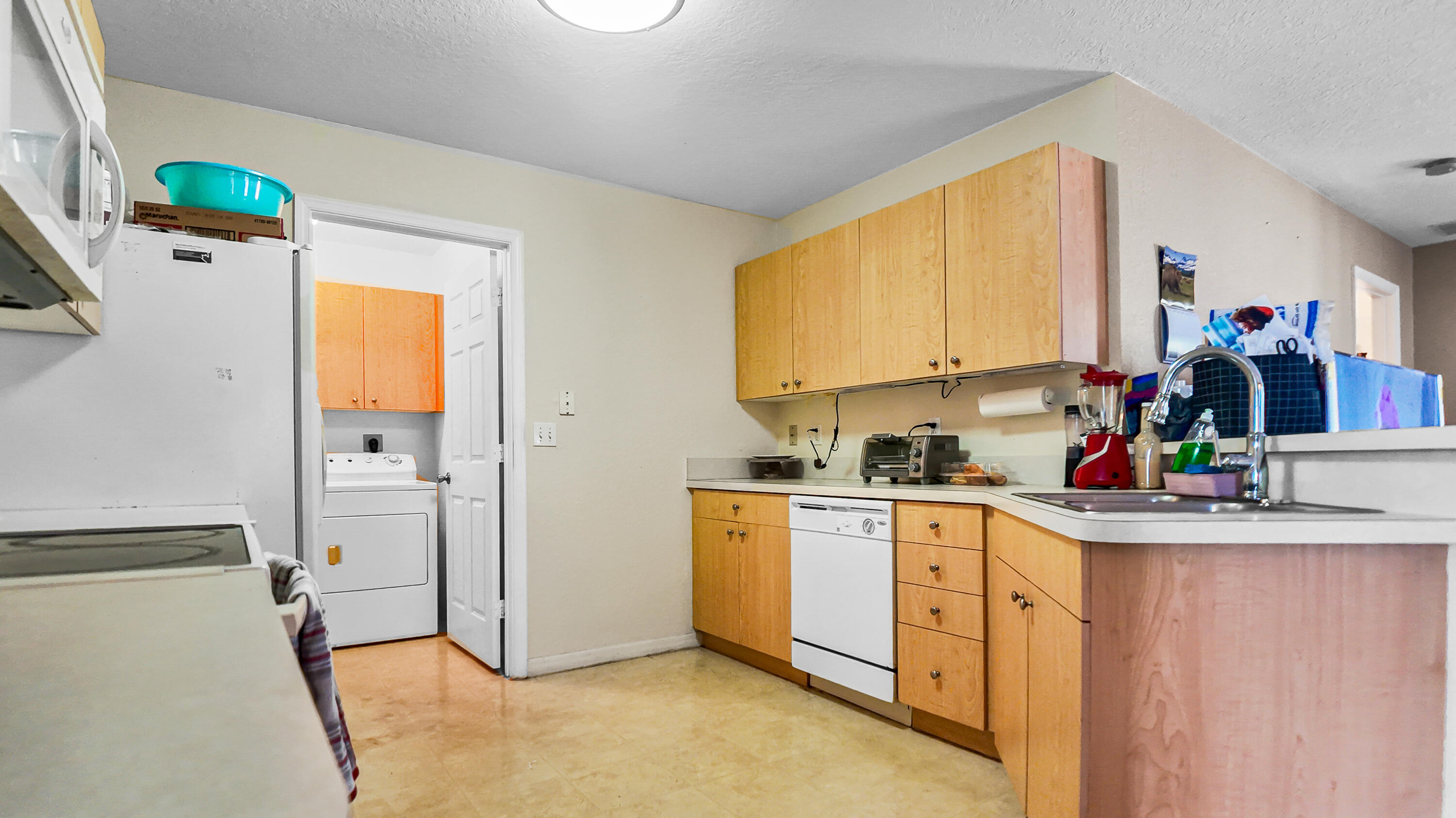 SPANISH LAKES ONE LEASEHOLD ESTATES - Residential