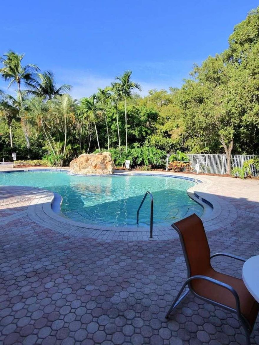 Beautiful 2/1. Kitchen cabinets like new. Stainless steel appliances. New bathroom tile and tub. Excellent location. Close to 95 and Sawgrass. Best community in Coconut Creek. Community Pool and Gym. All ages. Immediate rental.