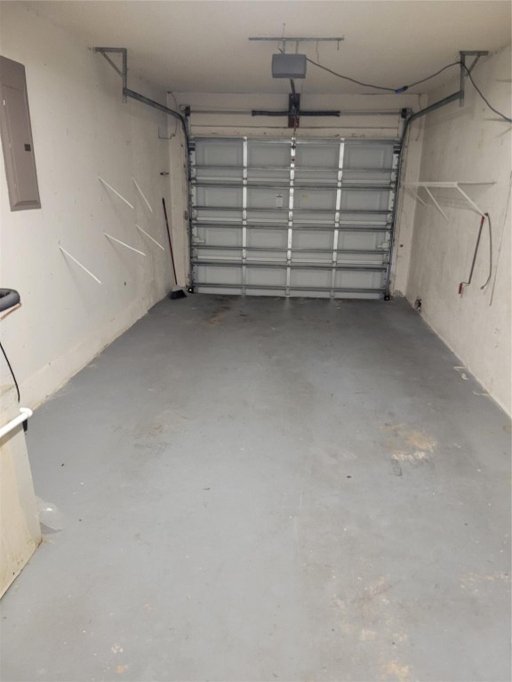 Lauderdale West 3 Sec 83- - Residential