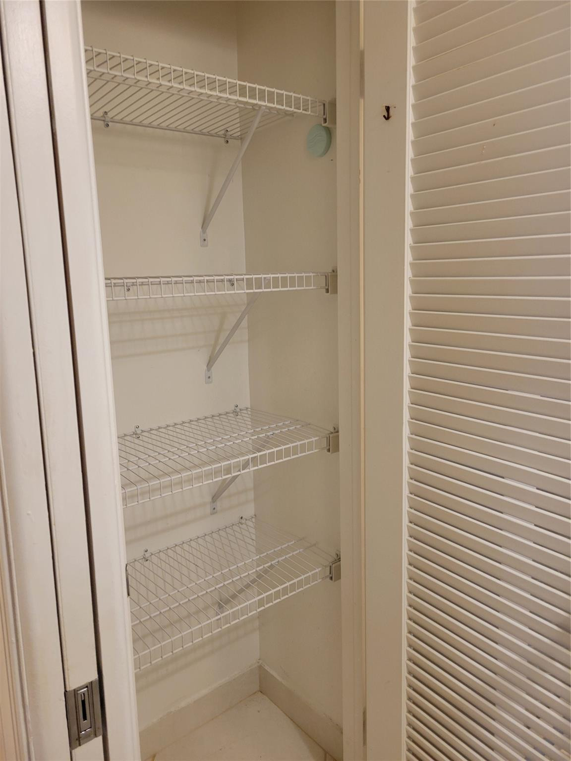 Lauderdale West 3 Sec 83- - Residential