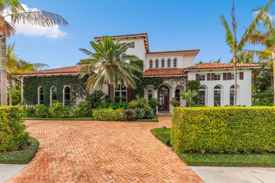 Custom built and beautiful 5BR/6.2BA property on 130’ of direct intracoastal.  Fabulous floor plan with high ceilings and open feeling. Stunning finishes. Amenities: elevator, dock with lift, and much more.