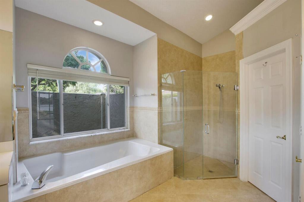 PGA RESORT COMMUNITY OF PRESTON LAKES 2 - Residential Lease