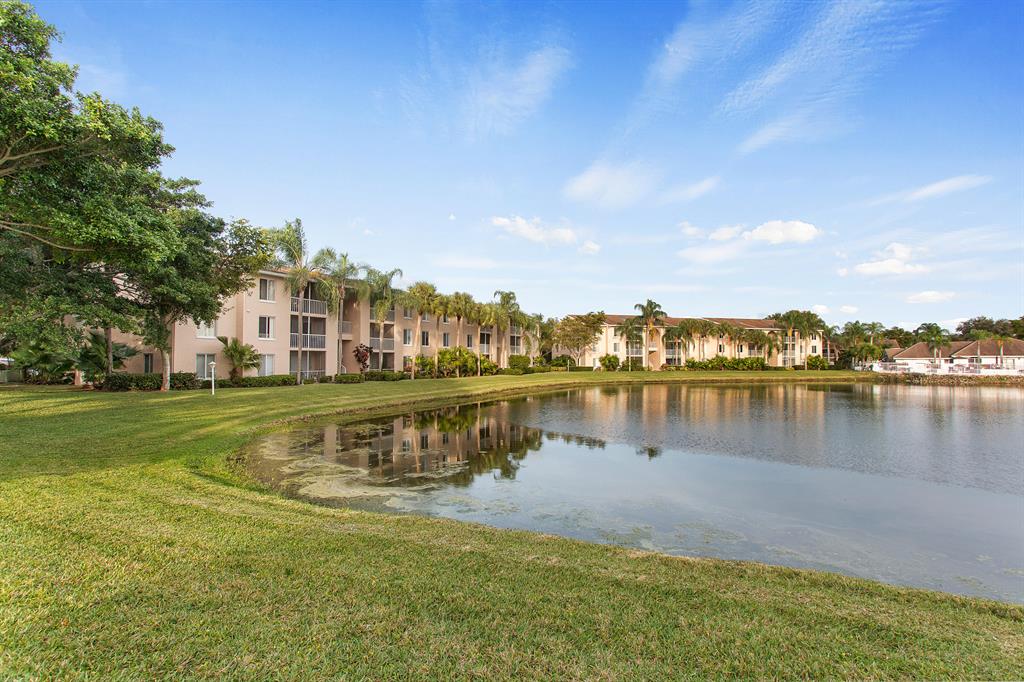 PINE RIDGE AT DELRAY BEAC - Residential