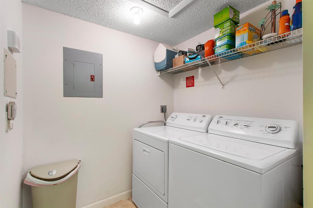 PINE RIDGE AT DELRAY BEAC - Residential