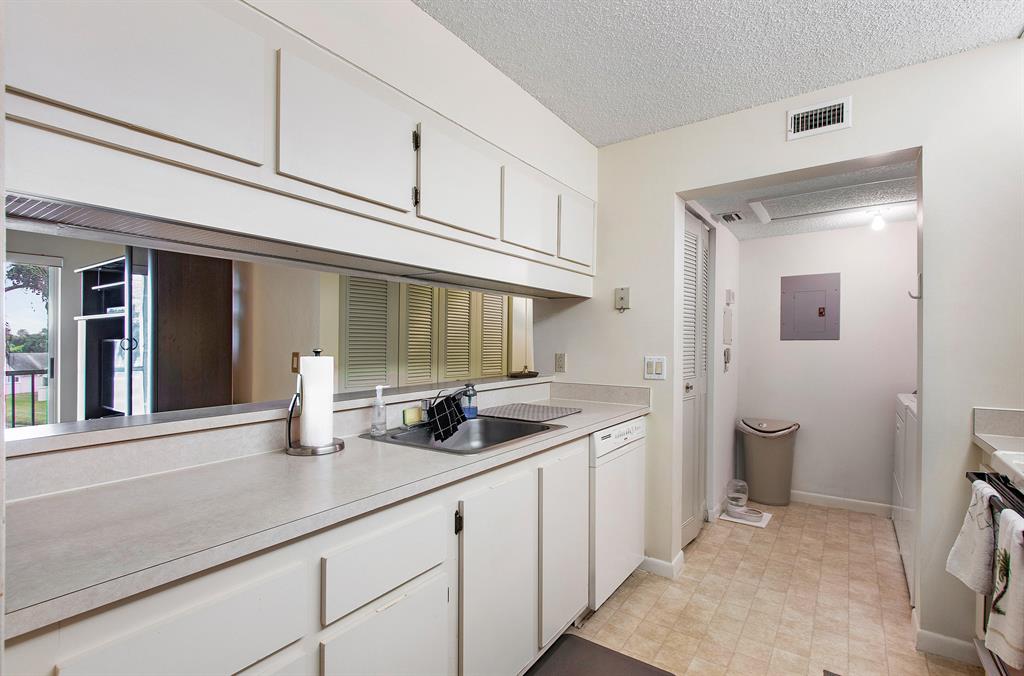 PINE RIDGE AT DELRAY BEAC - Residential