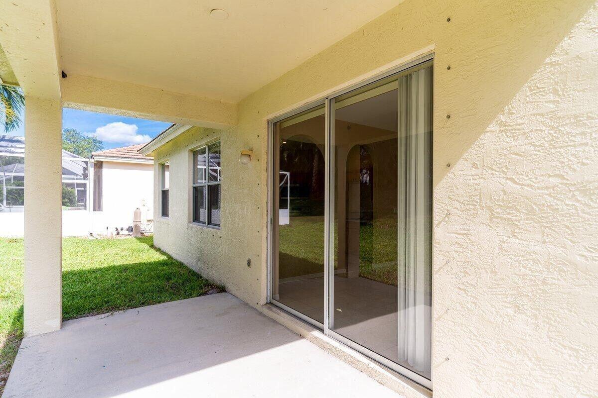 LAKEFOREST AT ST LUCIE WEST PHASE VI - Residential Lease