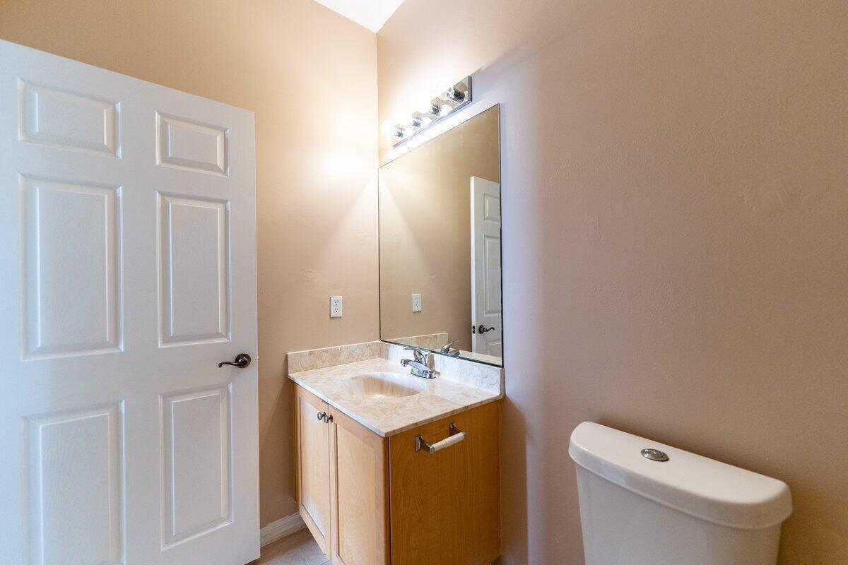 LAKEFOREST AT ST LUCIE WEST PHASE VI - Residential Lease