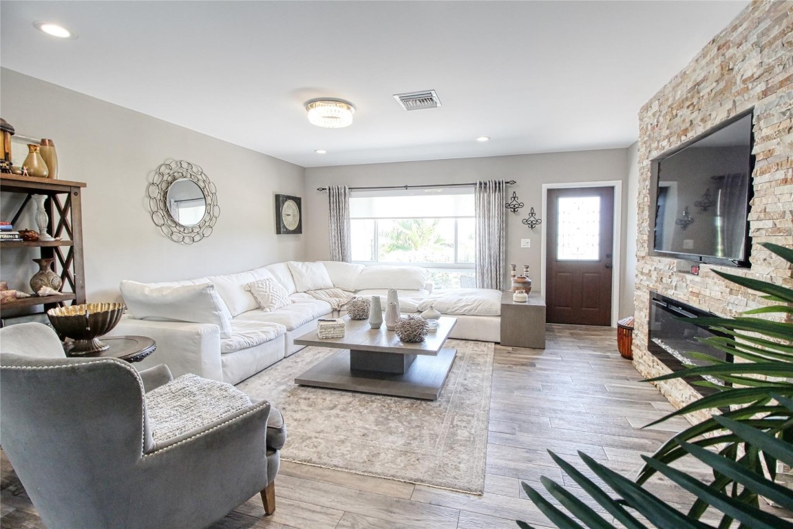 BEACON LIGHT - Residential