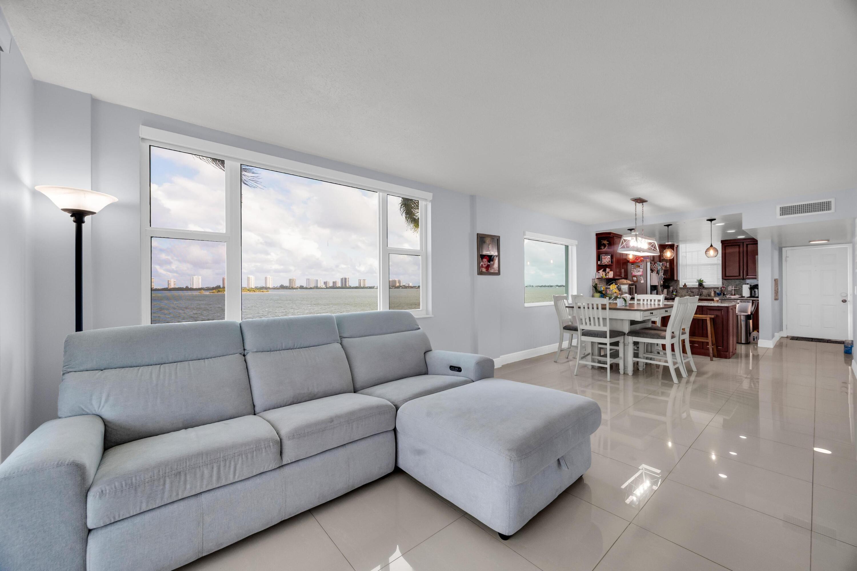 PARADISE HARBOUR CONDO - Residential