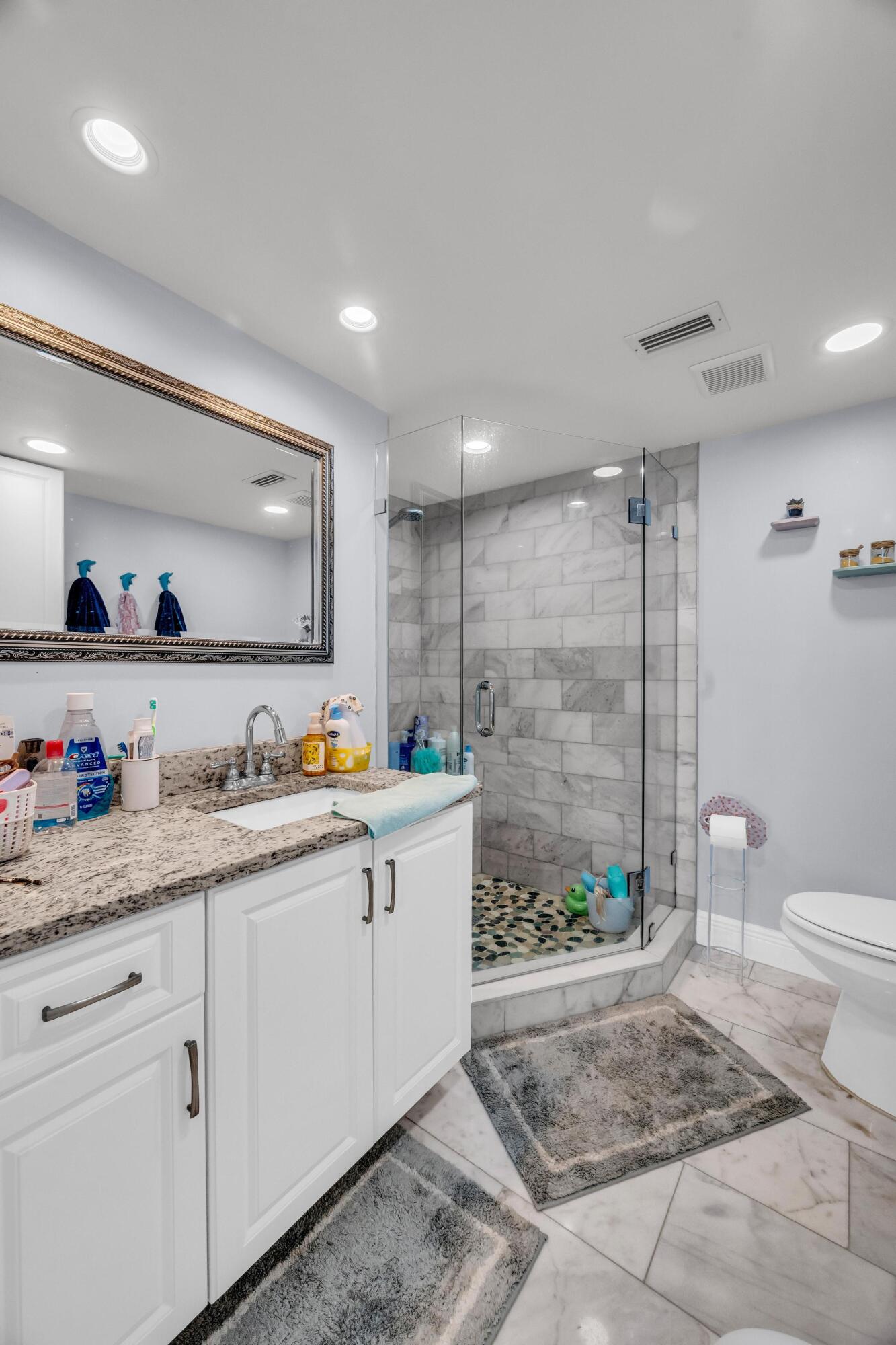 PARADISE HARBOUR CONDO - Residential