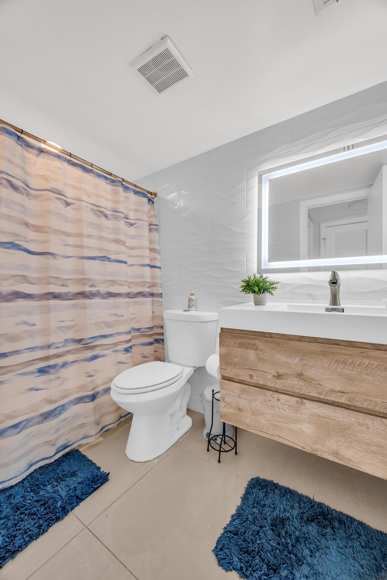 PARADISE HARBOUR CONDO - Residential