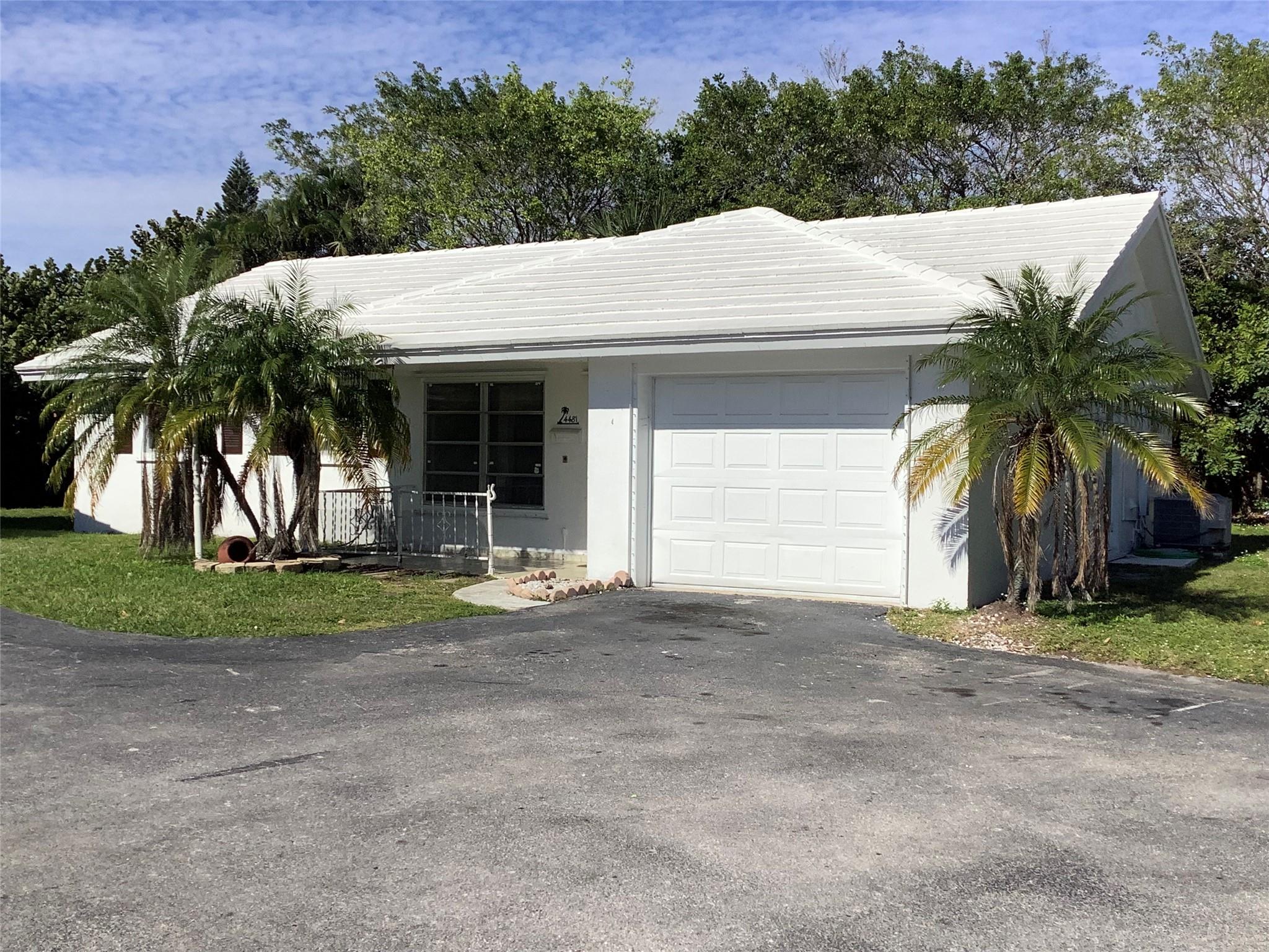 Spring Lake Villas Condo - Residential Lease