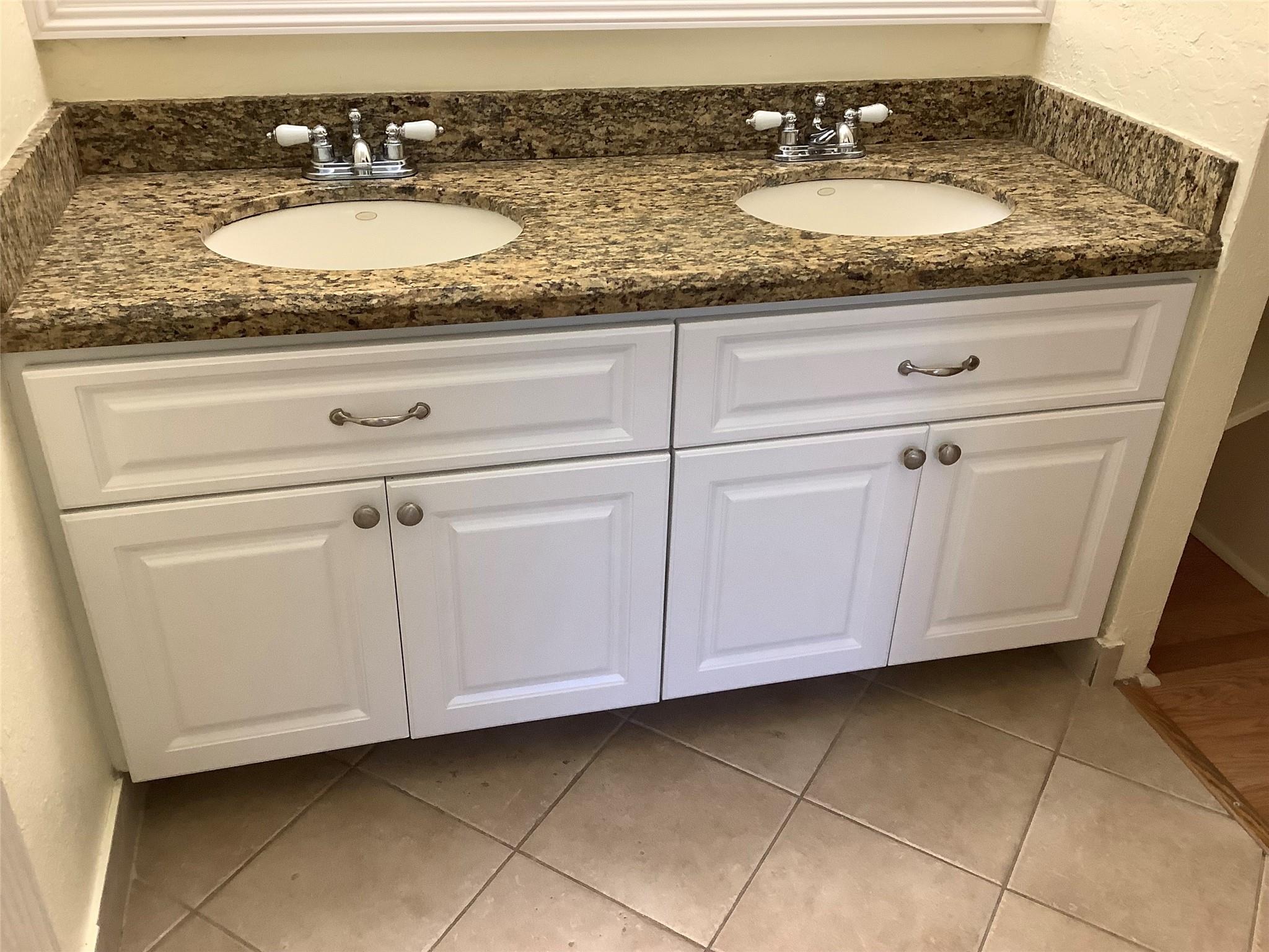 Spring Lake Villas Condo - Residential Lease