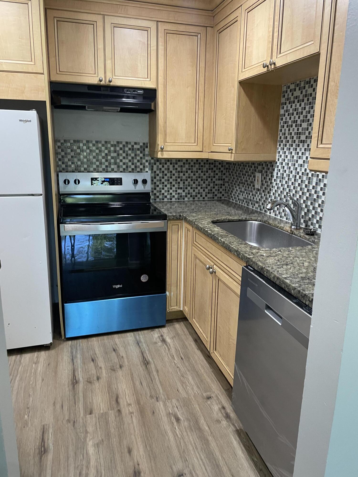 SPANISH OAKS CONDO - Residential Lease