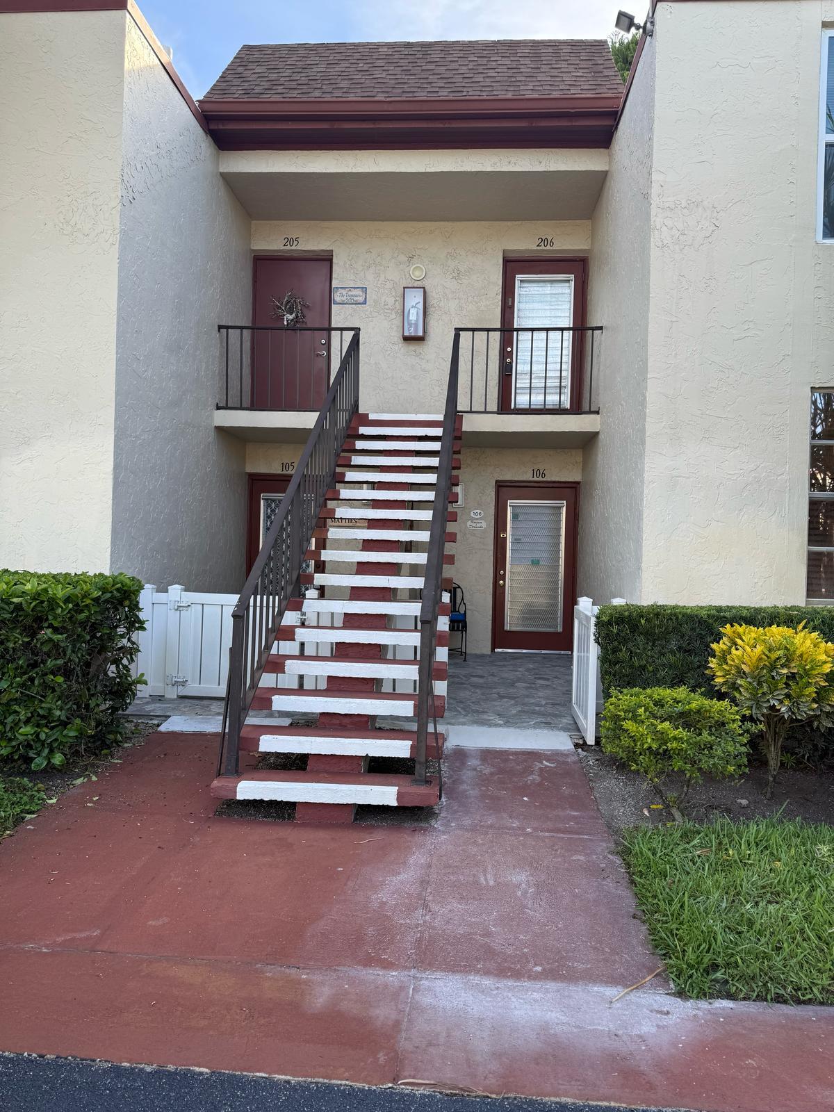 Spacious first-floor apartment featuring 2 bedrooms and 2 bathrooms. Enjoy tile flooring throughout the home, a walk-in closet, in-unit washer and dryer, and modern stainless steel appliances. The community offers great amenities, including a swimming pool.
