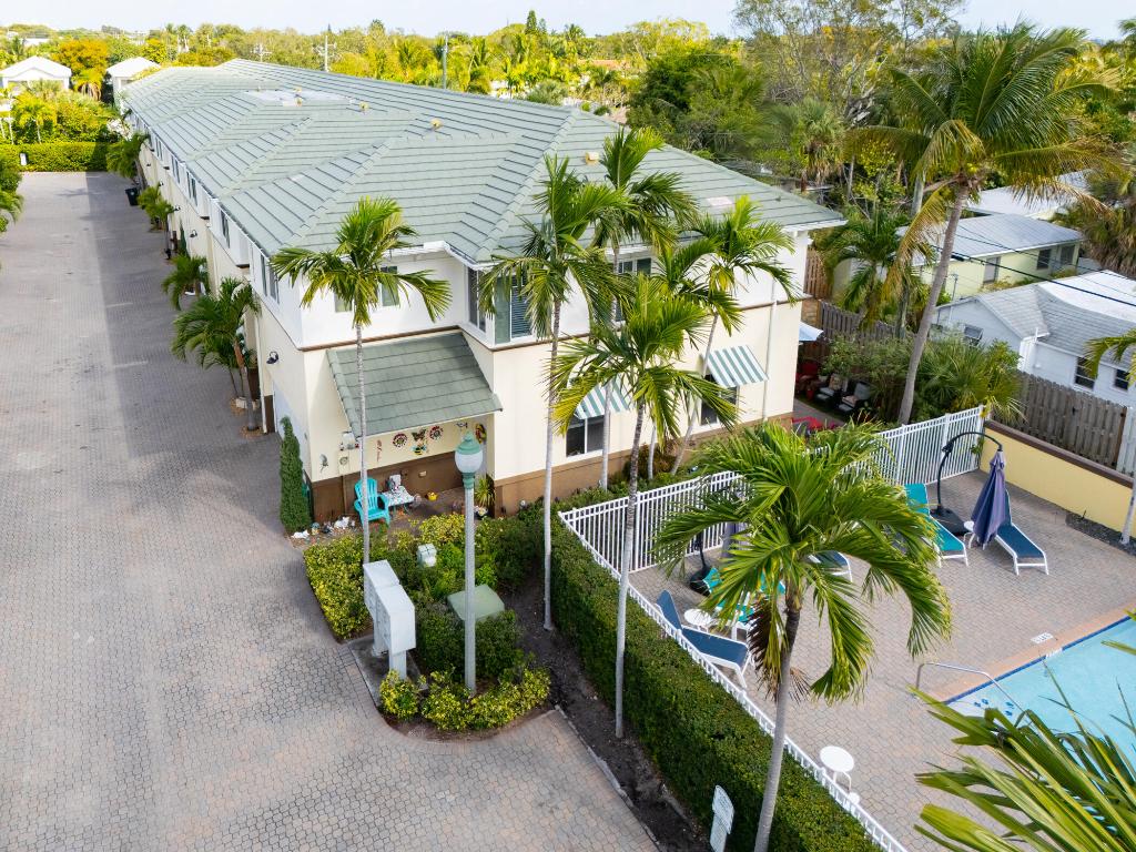 518 N Federal Highway 8