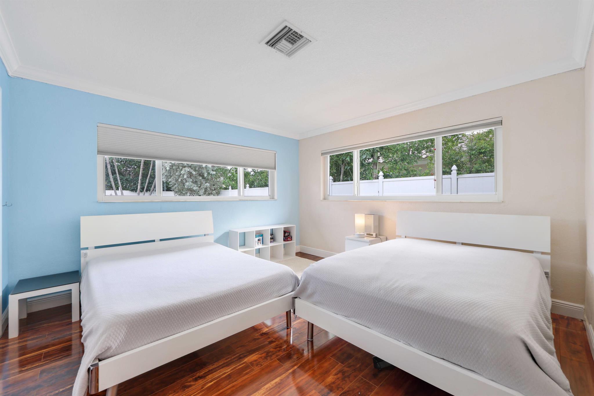 VENETIAN ISLES 3RD SEC - Residential